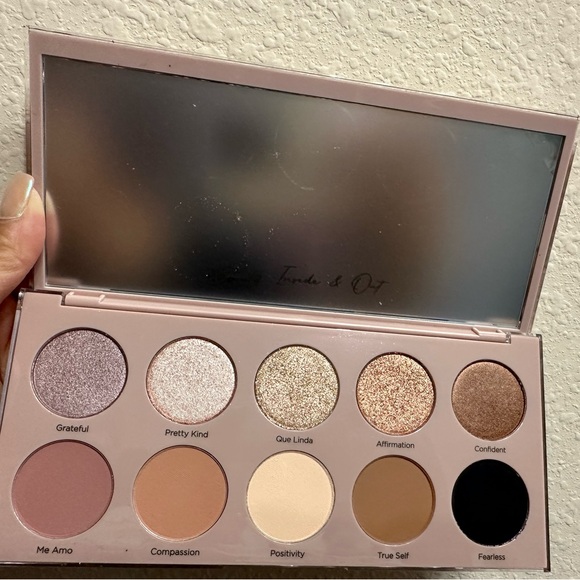 BNIB-Dominique Essentials Essentials Eye shadow Palette - Picture 5 of 12